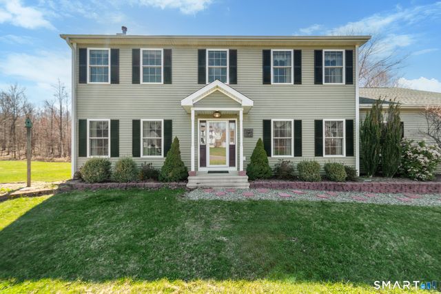 18 Oakwood Drive, Beacon Falls, CT 06403