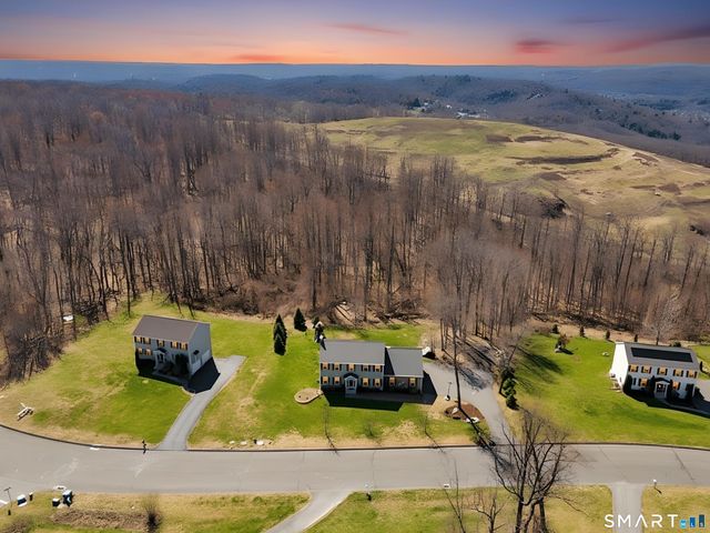 18 Oakwood Drive, Beacon Falls, CT 06403