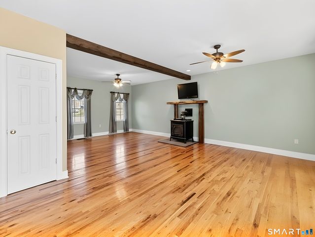 18 Oakwood Drive, Beacon Falls, CT 06403