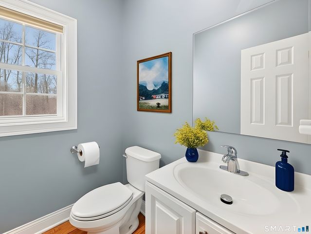 18 Oakwood Drive, Beacon Falls, CT 06403