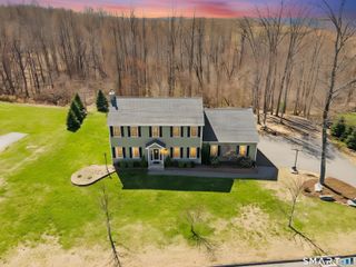 18 Oakwood Drive, Beacon Falls, CT 06403