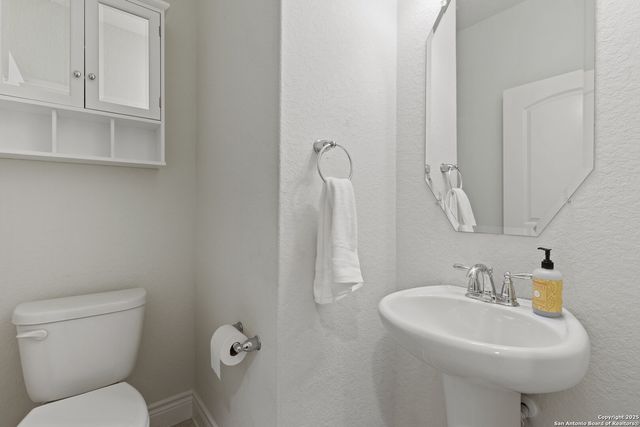 104 Inverness, Boerne, TX 78015