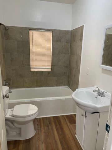 271 E 148th Street, Harvey, IL 60426