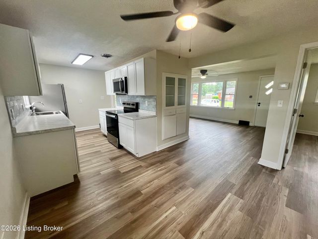 3915 Lovin Ct, Louisville, KY 40216