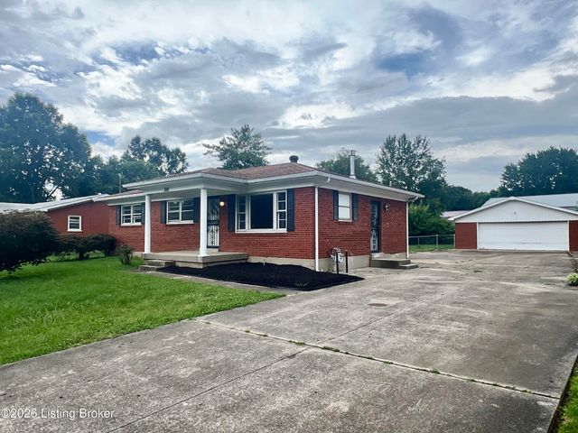 3915 Lovin Ct, Louisville, KY 40216