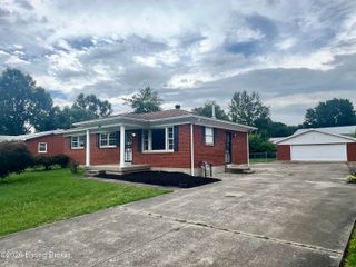 3915 Lovin Ct, Louisville, KY 40216