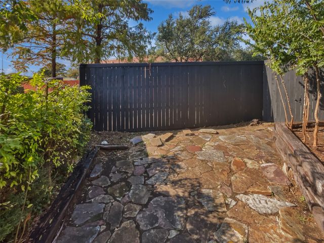 1232 Richland Oaks Drive, Richardson, TX 75081