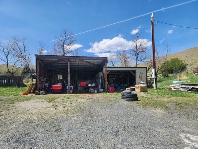 967 Mt Highway 2 W, Whitehall, MT 59759