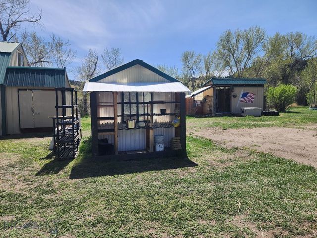 967 Mt Highway 2 W, Whitehall, MT 59759