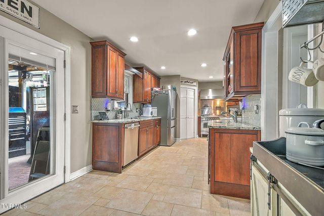 818 Lizabeth Drive, Johnson City, TN 37604