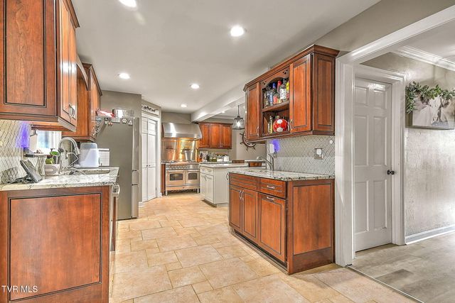 818 Lizabeth Drive, Johnson City, TN 37604