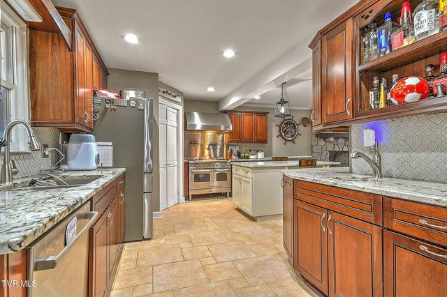 818 Lizabeth Drive, Johnson City, TN 37604