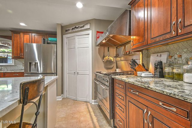 818 Lizabeth Drive, Johnson City, TN 37604