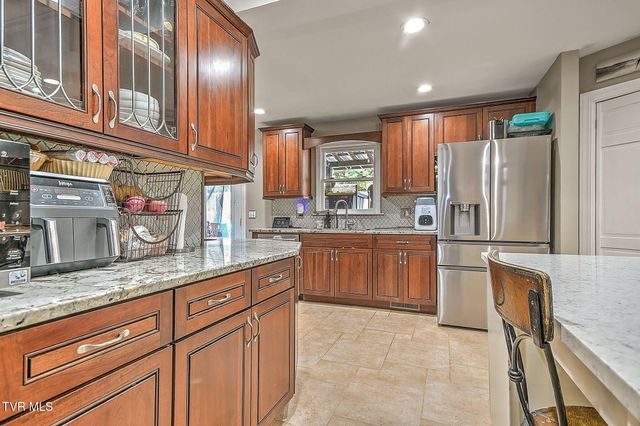 818 Lizabeth Drive, Johnson City, TN 37604
