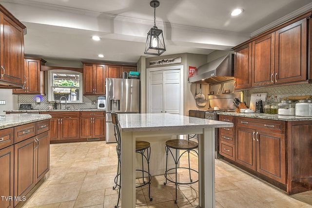 818 Lizabeth Drive, Johnson City, TN 37604