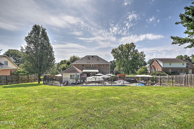 818 Lizabeth Drive, Johnson City, TN 37604
