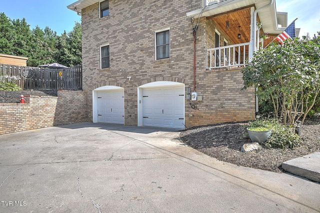 818 Lizabeth Drive, Johnson City, TN 37604