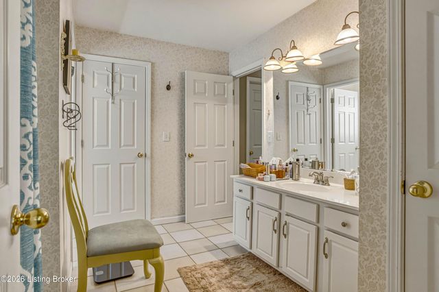 11804 Wetherby Ave, Louisville, KY 40243