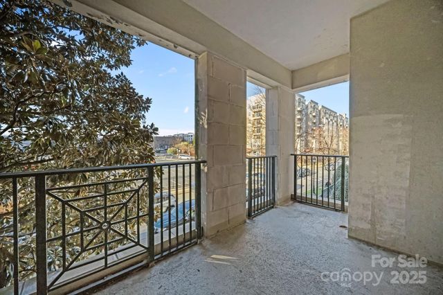 300 W Fifth Street 227, Charlotte, NC 28202