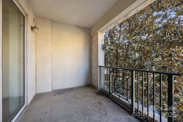 300 W Fifth Street 227, Charlotte, NC 28202