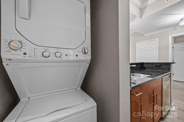 300 W Fifth Street 227, Charlotte, NC 28202