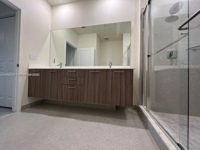 8363 NW 41st St A-104, Doral, FL 33166