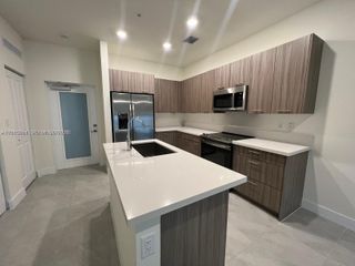 8363 NW 41st St A-104, Doral, FL 33166