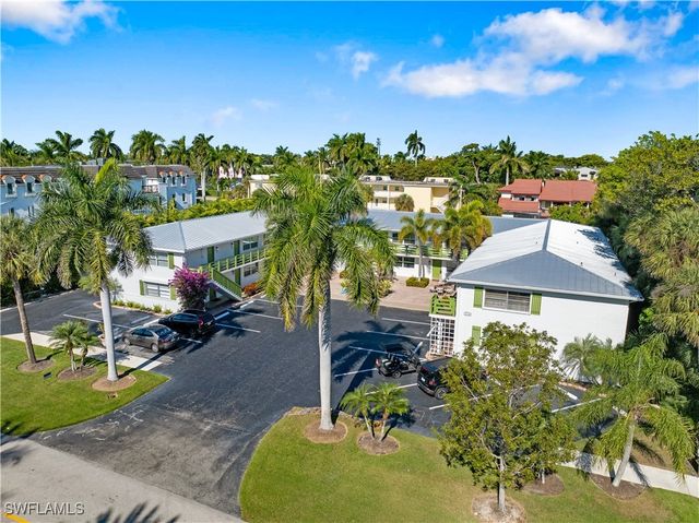 975 9th AVE S 1, Naples, FL 34102