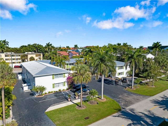 975 9th AVE S 1, Naples, FL 34102