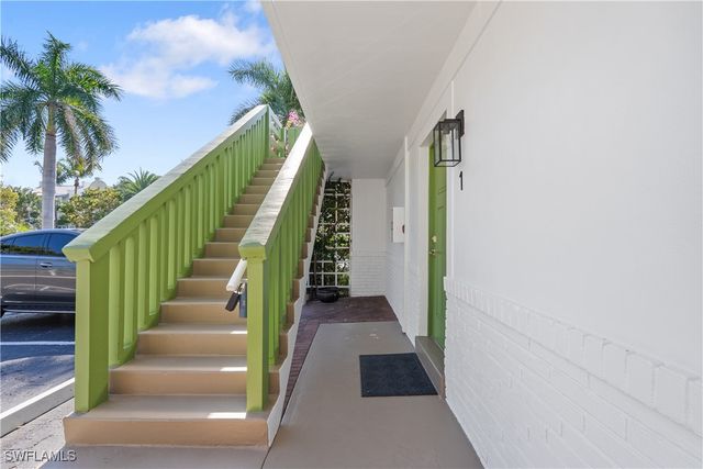 975 9th AVE S 1, Naples, FL 34102