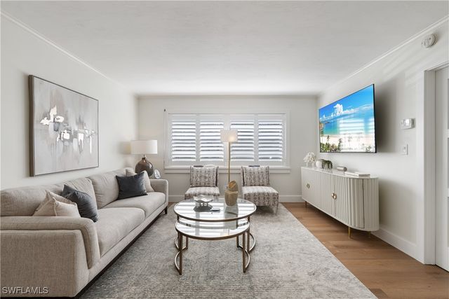 975 9th AVE S 1, Naples, FL 34102