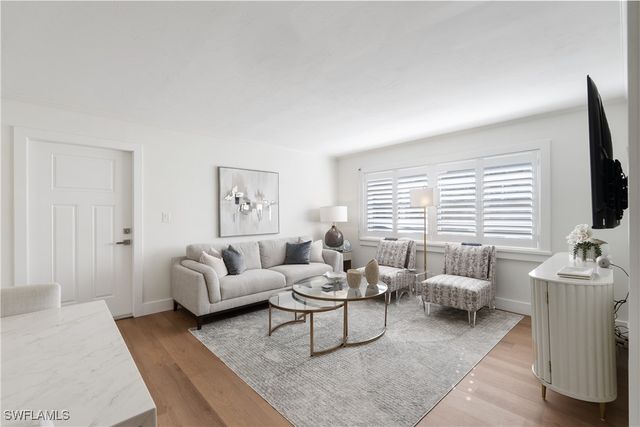 975 9th AVE S 1, Naples, FL 34102