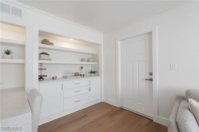 975 9th AVE S 1, Naples, FL 34102