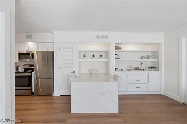 975 9th AVE S 1, Naples, FL 34102