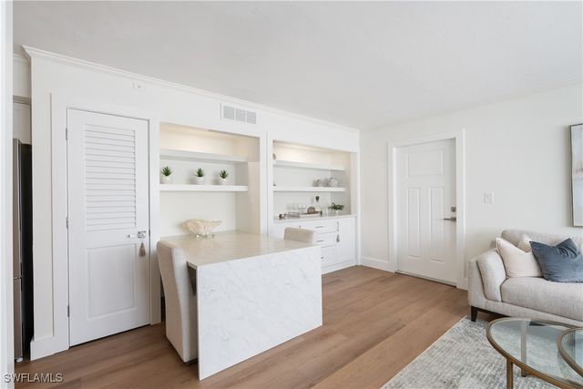 975 9th AVE S 1, Naples, FL 34102