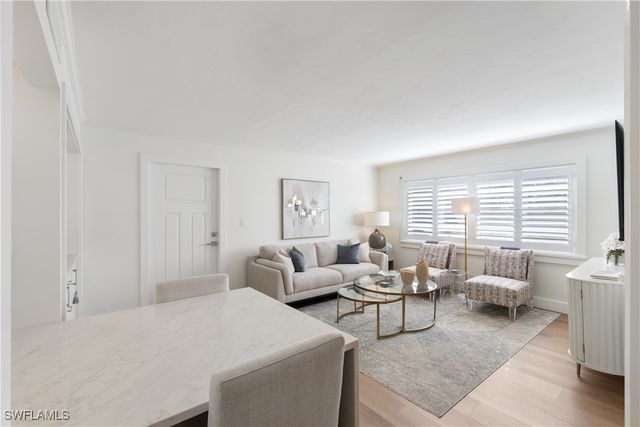 975 9th AVE S 1, Naples, FL 34102