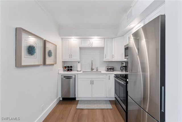 975 9th AVE S 1, Naples, FL 34102