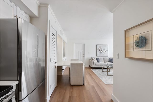 975 9th AVE S 1, Naples, FL 34102