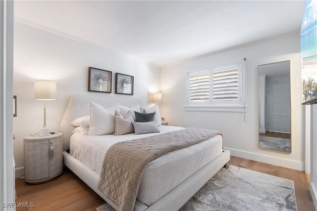 975 9th AVE S 1, Naples, FL 34102