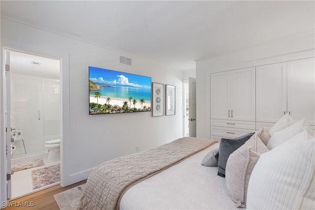 975 9th AVE S 1, Naples, FL 34102