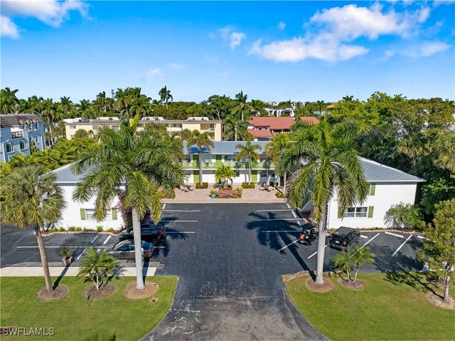 975 9th AVE S 1, Naples, FL 34102