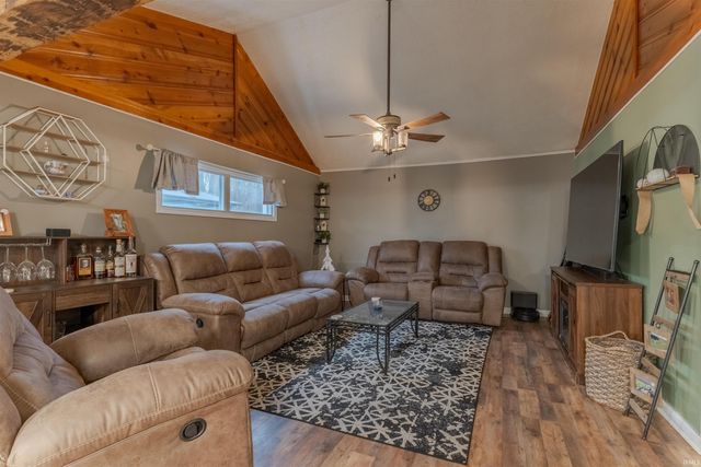 1916 N Villa Drive, Evansville, IN 47711