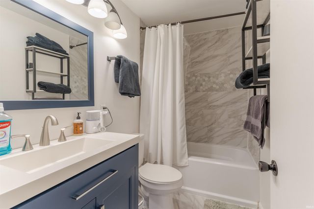 1916 N Villa Drive, Evansville, IN 47711