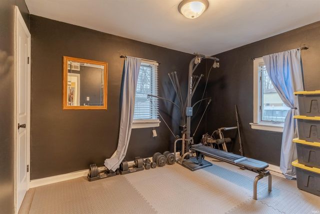 1916 N Villa Drive, Evansville, IN 47711