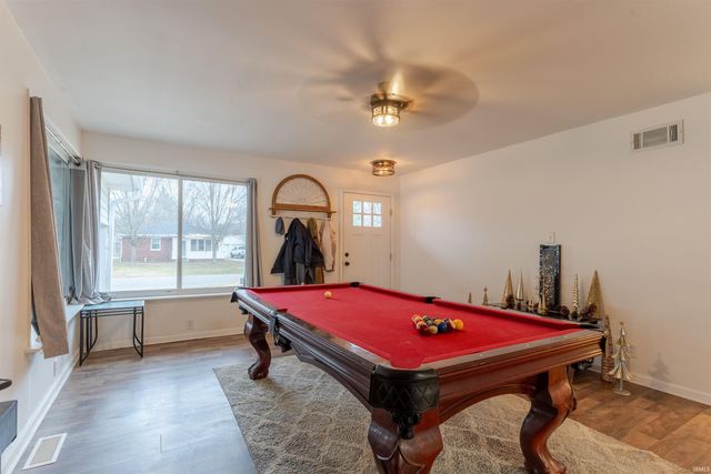 1916 N Villa Drive, Evansville, IN 47711