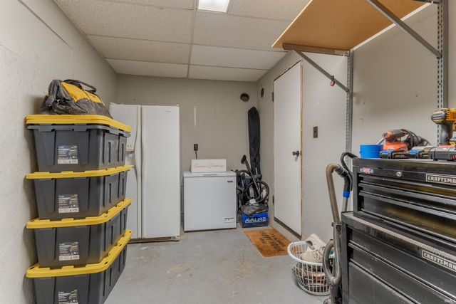 1916 N Villa Drive, Evansville, IN 47711