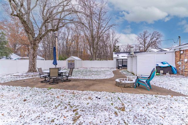 1916 N Villa Drive, Evansville, IN 47711