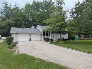 1285 Red Ball Trail, Greenville, IL 62246