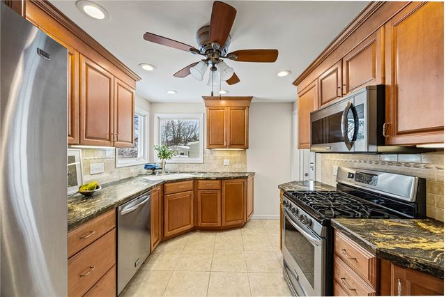 126 Marwood Road, Greece, NY 14616