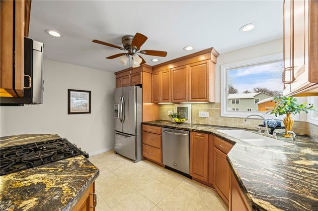 126 Marwood Road, Greece, NY 14616